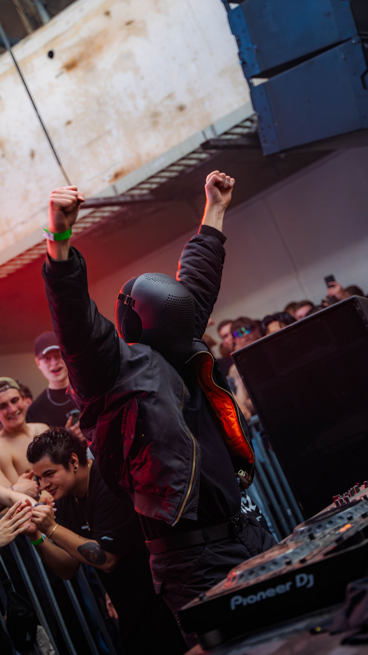 Loading... just a sec